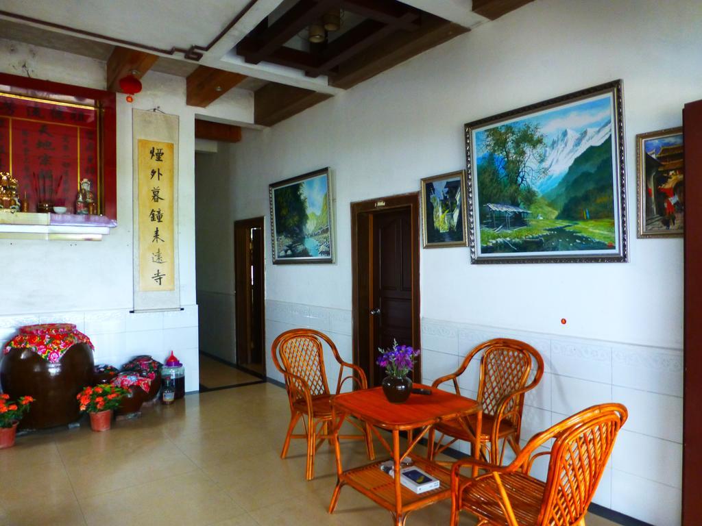 Yangshuo Moon Resort Hotel 구이린 시 외부 사진